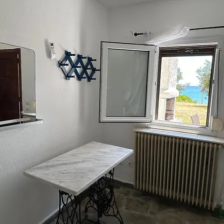 Tiny In Chalkidiki!!! Mola Kalyva